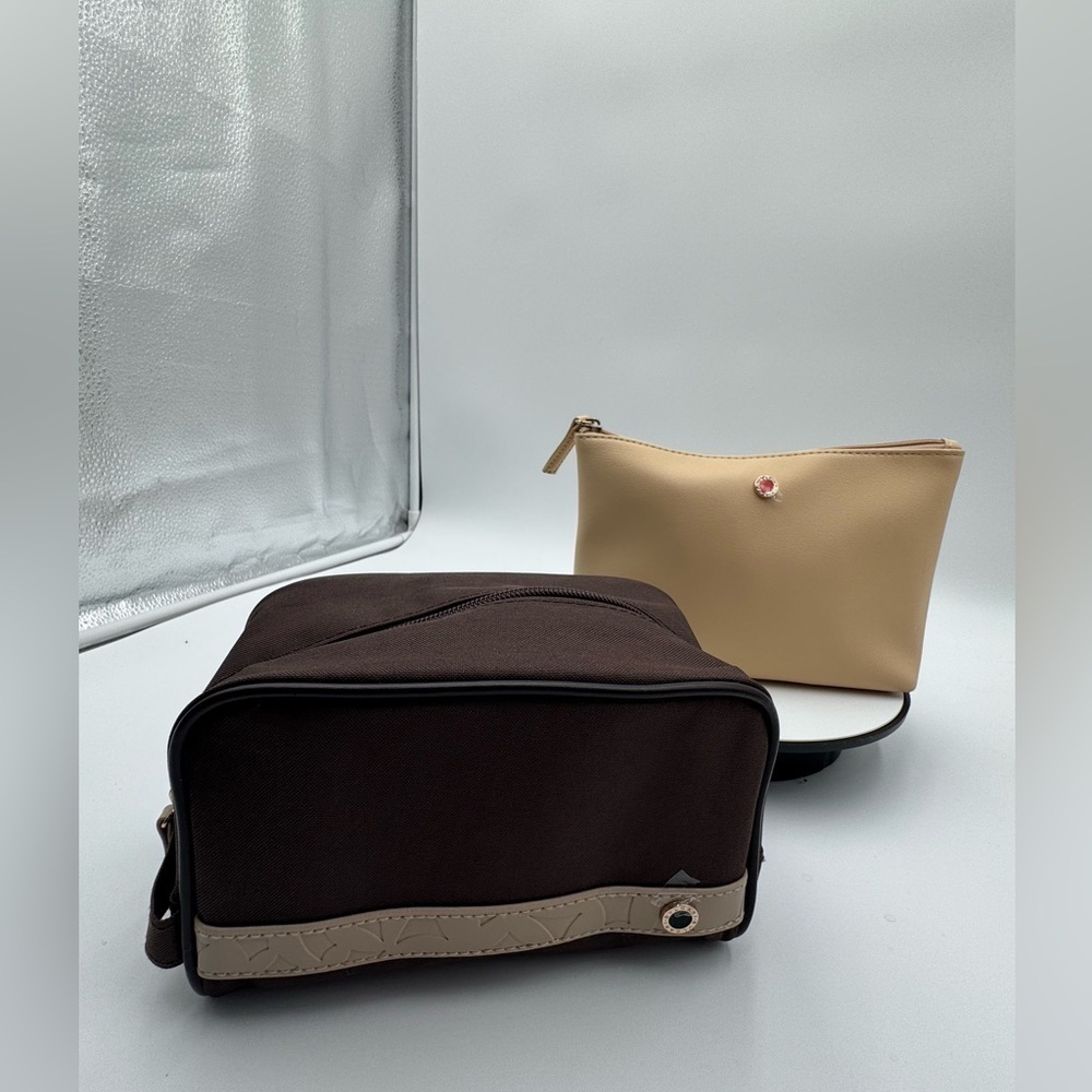Emirates His & Hers Business Class Bvlgari Amenity Bags - Picture 4 of 12